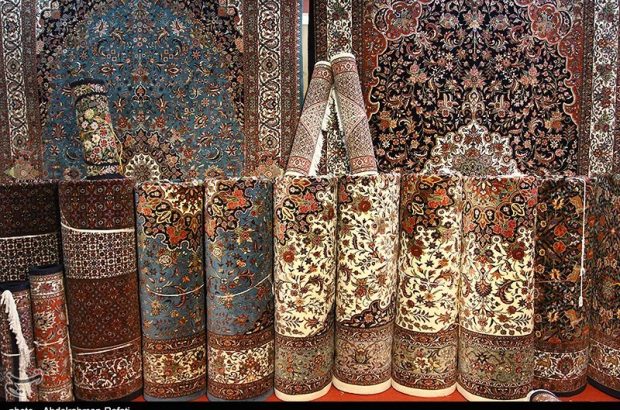 نمایشگاه فرش دستباف با حضور تولیدکنندگان ۱۵ منطقه کشوری در یزد