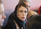 نخست‌وزیر نیوزیلند برای همبستگی با خانواده‌های قربانیان حمله تروریستی حجاب گذاشت