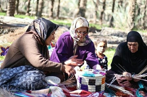 توانمندسازی زنان روستای «طلحه» با یک هنر دستی برگرفته از برگ و بار نخل ها