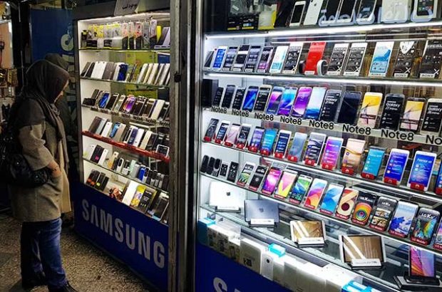 واردات گوشی تلفن همراه بدون هیچ تغییری به روال قبل ادامه خواهد یافت