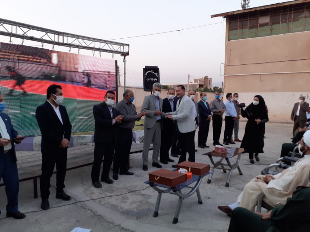 برگزاری آیین تجلیل از نام آوران باشگاه هندبال فراز بام خائیز و تقدیر از جامعه رسانه ای