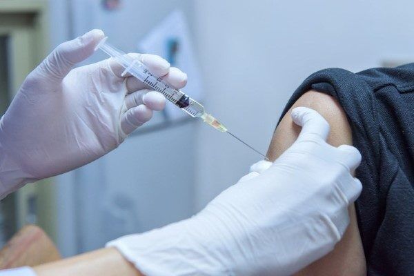 واکسن آنفلوآنزا رسید +اسامی داروخانه‌های منتخب تهران